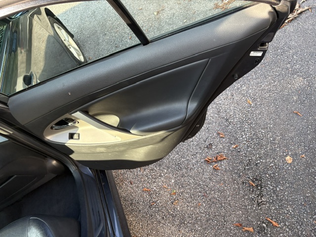 2011 Toyota Camry SE - Photo 10