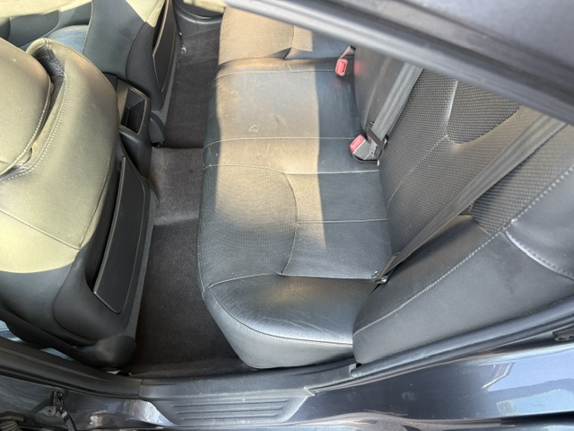 2011 Toyota Camry SE - Photo 9