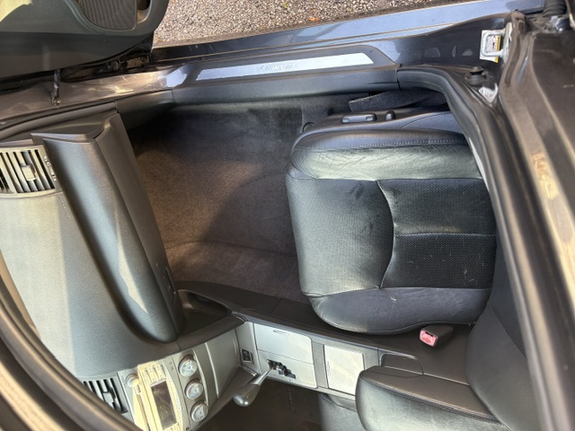 2011 Toyota Camry SE - Photo 12